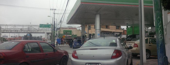 Gasolinera Juárez is one of Tempat yang Disukai Jorge.