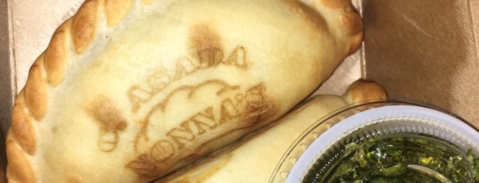 Nonna's Empanadas is one of Lugares favoritos de Jade.