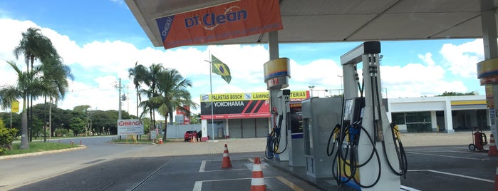 Posto CEM (Shell) is one of Lugares favoritos de Guilherme.
