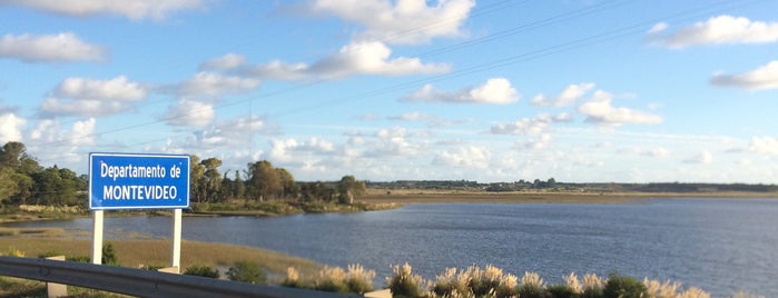 República Oriental del Uruguay is one of สถานที่ที่ Fernando ถูกใจ.