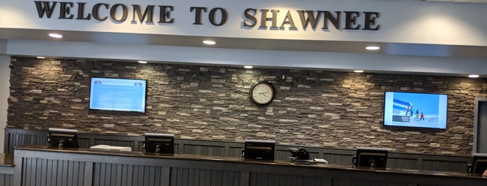Shawnee Recreation Center is one of Locais curtidos por Lizzie.