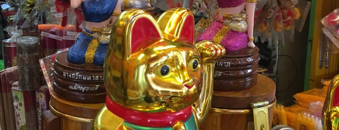 Standing Golden Buddha Temple is one of Thailand.