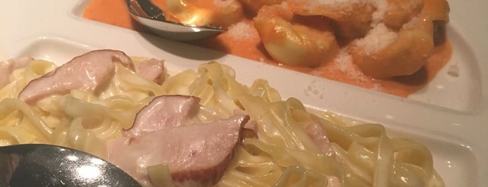 Roma Restaurant is one of Muniraさんのお気に入りスポット.
