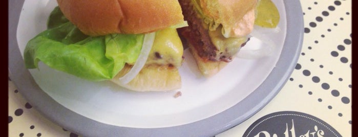 Ridley's Burger is one of Tempat yang Disukai 9aq3obeya.