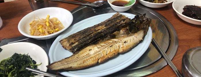 Dongdaemun Grilled Fish Alley is one of Korea.