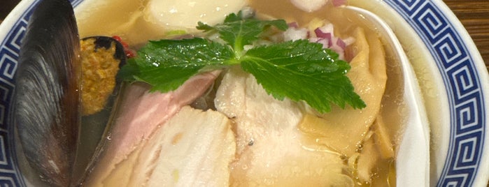 Dashiro is one of 麺.