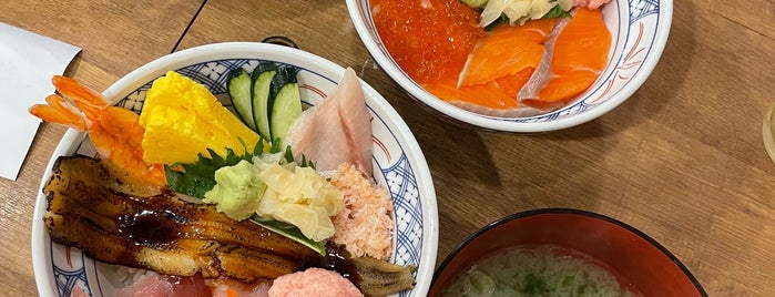 磯丸水産 is one of 西新宿のラーメン屋さん.