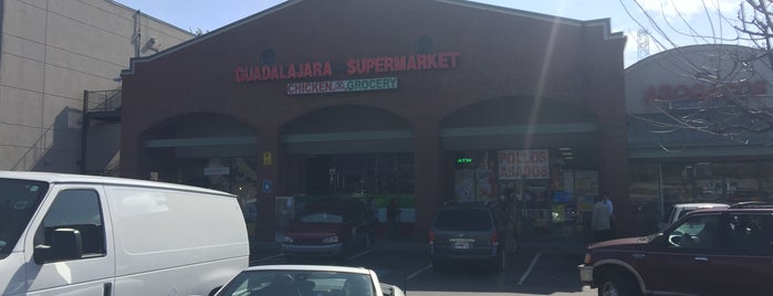 Guadalajara Supermarket is one of Chester'in Beğendiği Mekanlar.