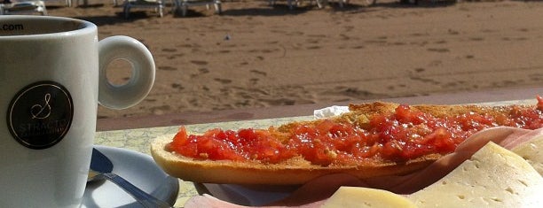 Tona Beach Bar is one of Lugares favoritos de anthony.