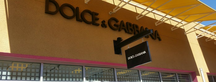 Dolce & Gabanna Outlet is one of Locais curtidos por Ayana.