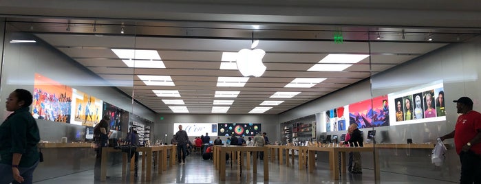 Apple Lynnhaven Mall is one of Apple Stores US East.
