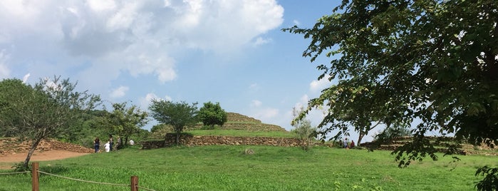 Zona Arqueológica Guachimontones is one of Orte, die l' Osservatore. gefallen.