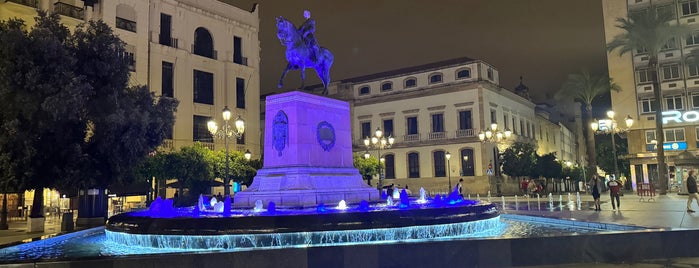 Plaza de las Tendillas is one of Lugares favoritos de Andres.