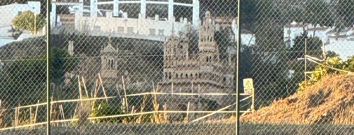 Castillo de Colomares is one of Tempat yang Disukai AP.