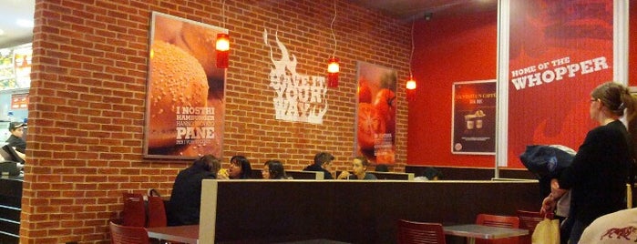Burger King is one of Tempat yang Disukai Andrea.