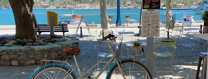 Juices & Books is one of Skopelos.