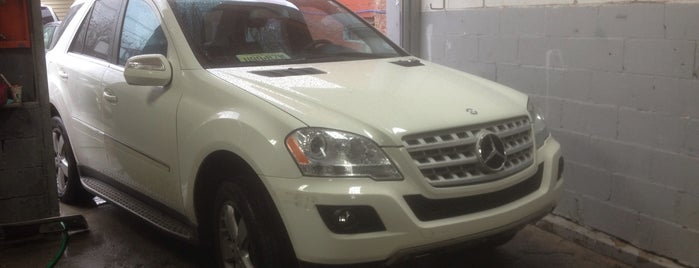 Latin American Auto Body is one of Lugares favoritos de SoulIllumination.