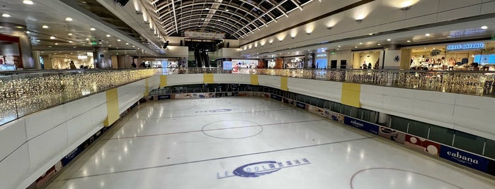 Le Cool Ice Rink is one of Cerca de casa.