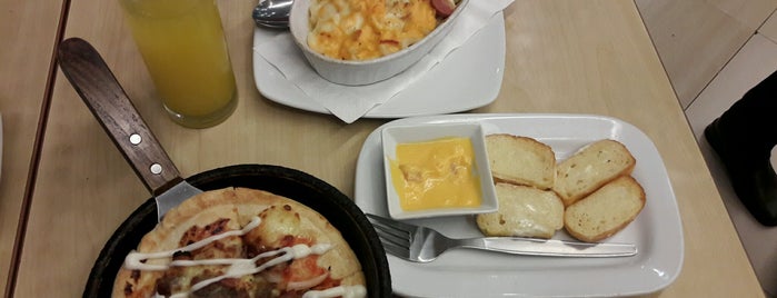 Pizza Hut Cijantung