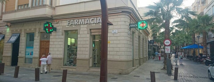 Farmacia Mora is one of Mis sitios preferidos.