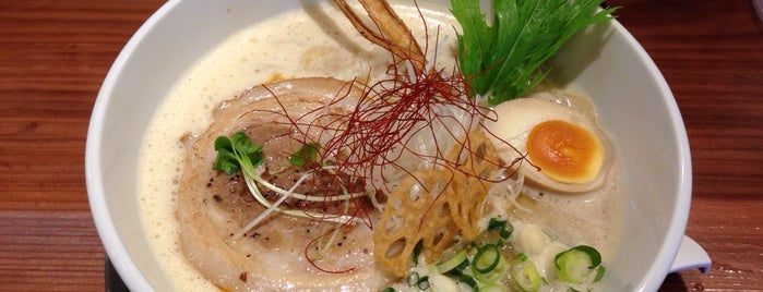 ふじ門 製麺 is one of Tempat yang Disimpan Cynthia.