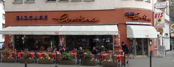 Eiscafe Cortina is one of Locais curtidos por Marc.