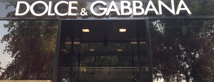 Dolce&Gabbana is one of Tempat yang Disukai Kareen.