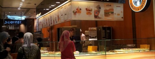 J.CO Donuts & Coffee is one of Orte, die Abdul Ali gefallen.