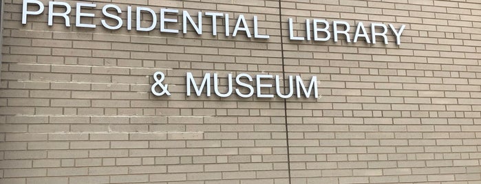 William McKinley Presidential Library & Museum is one of สถานที่ที่ Lizzie ถูกใจ.