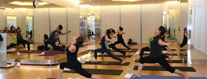 California Fitness and Yoga is one of Gach goi tap yoga.