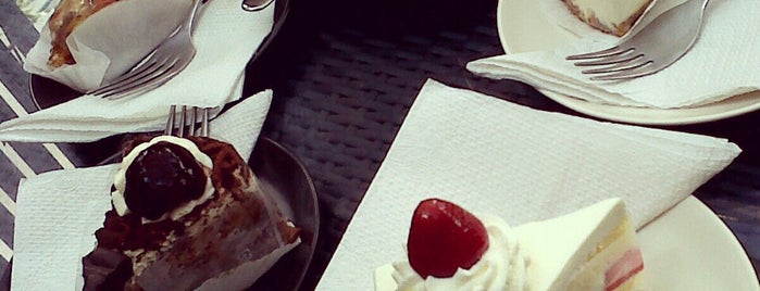 Kakiang Bakery & Cafe is one of Posti che sono piaciuti a Remy Irwan.