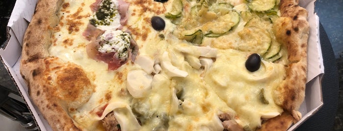 Pizza Bari is one of Posti che sono piaciuti a Josias.