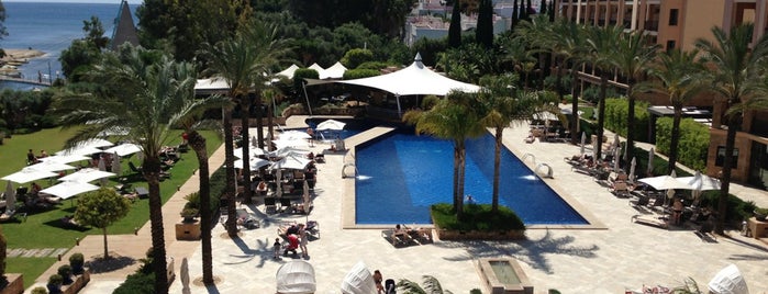 Hotel Insotel Fenicia Prestige Thalasso Spa Ibiza is one of Tempat yang Disimpan Laura.