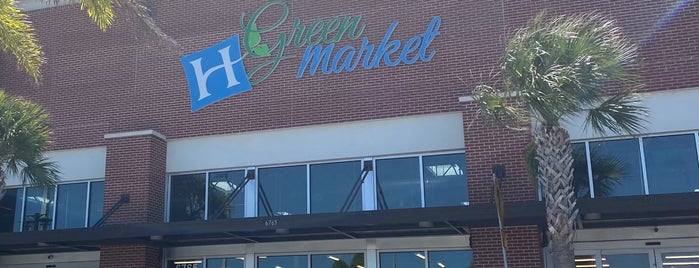 Hitchcock’s Green Market is one of สถานที่ที่ Justin ถูกใจ.