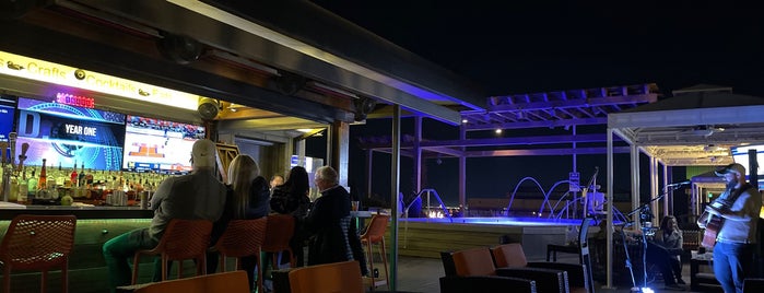 Roof Top Bar (rtb!) + Pool Deck is one of Savannah OoNaNa.
