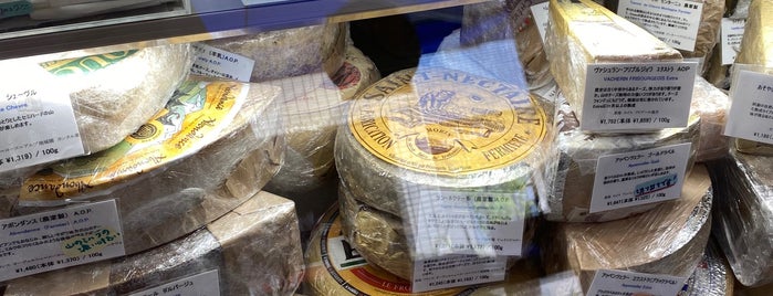Fromagerie Alpage is one of 手みやげを買いに.