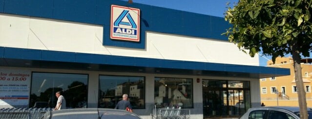 ALDI is one of สถานที่ที่ Gino ถูกใจ.