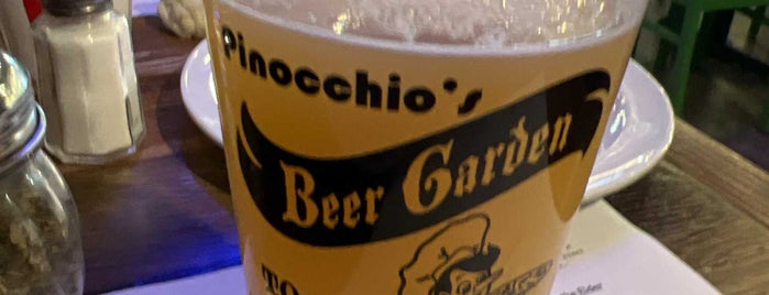 Pinocchio's Beer Garden is one of Foodz.