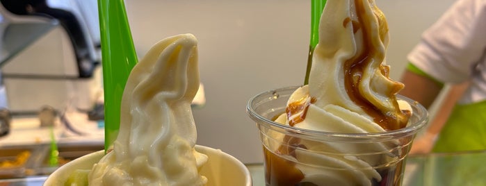 llaollao is one of Breakfast & desserts.