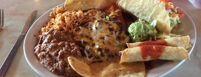 Chuy's Tex-Mex is one of Locais curtidos por George.