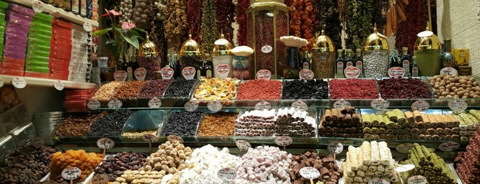 Bazar Egiziano is one of İSTANBUL'DA MUTLAKA GÖRÜLMESİ GEREKEN 53 YER.