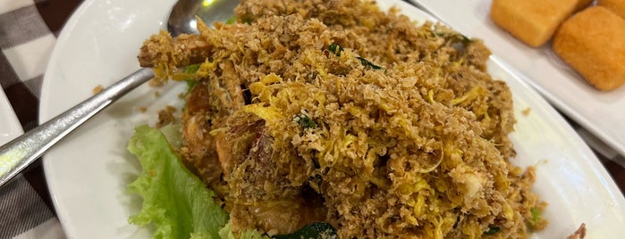 Boon Tong Kee 文东记 is one of Singapore: Local Delights.