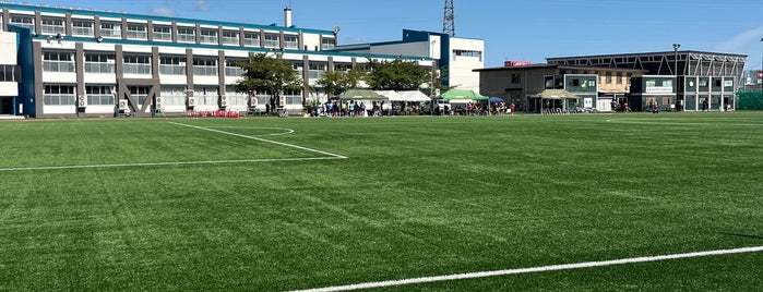青森山田高等学校グランド is one of サッカー試合可能な学校グラウンド.