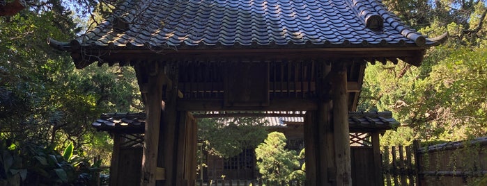 寿福寺 中門 is one of 神奈川ココに行く！ Vol.4.