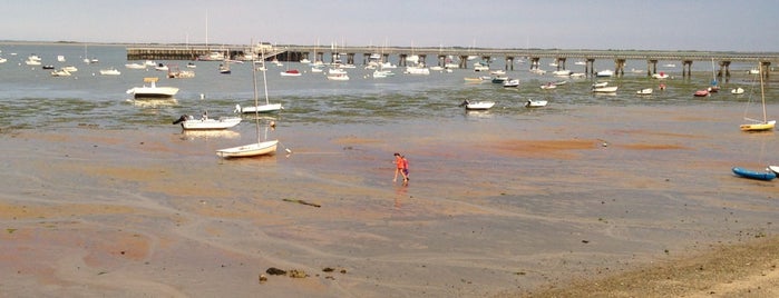 Provincetown Harbor is one of Lugares favoritos de Kirk.
