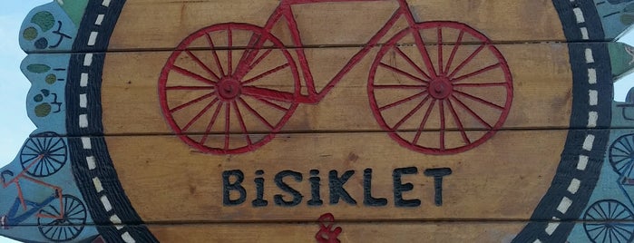 Hermes Bisiklet Kafe is one of Tempat yang Disukai Cüneyt.