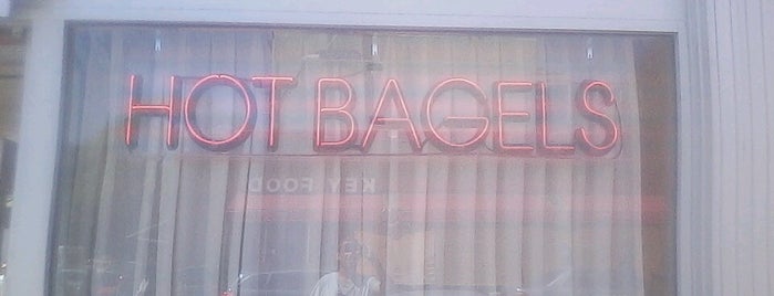 Atlantic Bagels Cafe is one of Tempat yang Disukai Jeff.