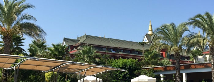 Crystal Family Resort & Spa is one of Sabri 님이 좋아한 장소.