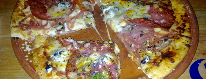 Pizzeria D'Santos Lucattero is one of pizza gdl.
