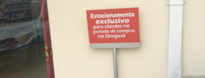 Drogasil is one of สถานที่ที่ Luiz Gustavo ถูกใจ.